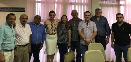 Reunião busca a construção do Centro profissionalizante de Mangabeira