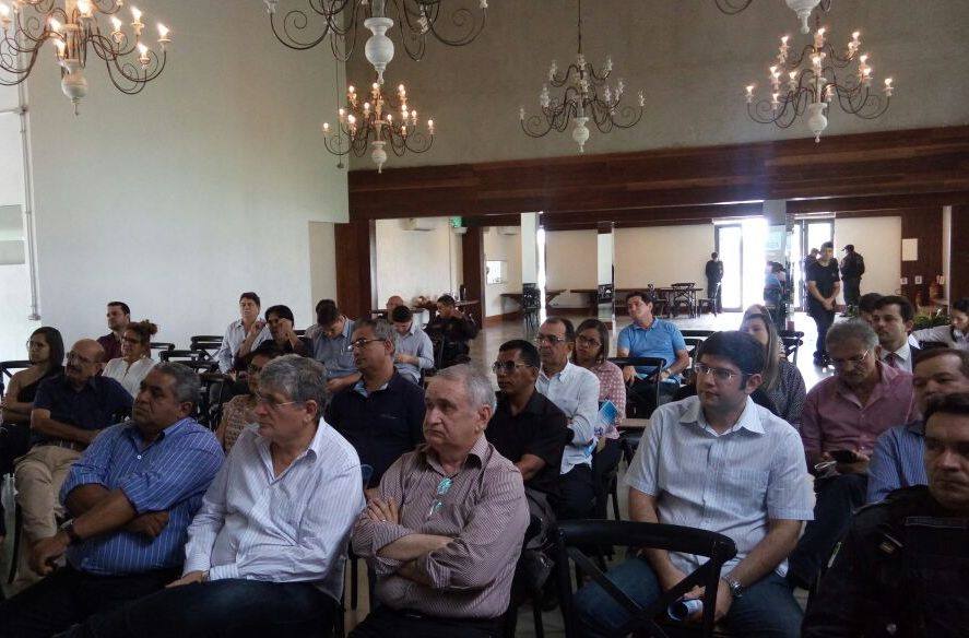 Poder Executivo e Legislativo participam de reunião para melhorias do polo industrial