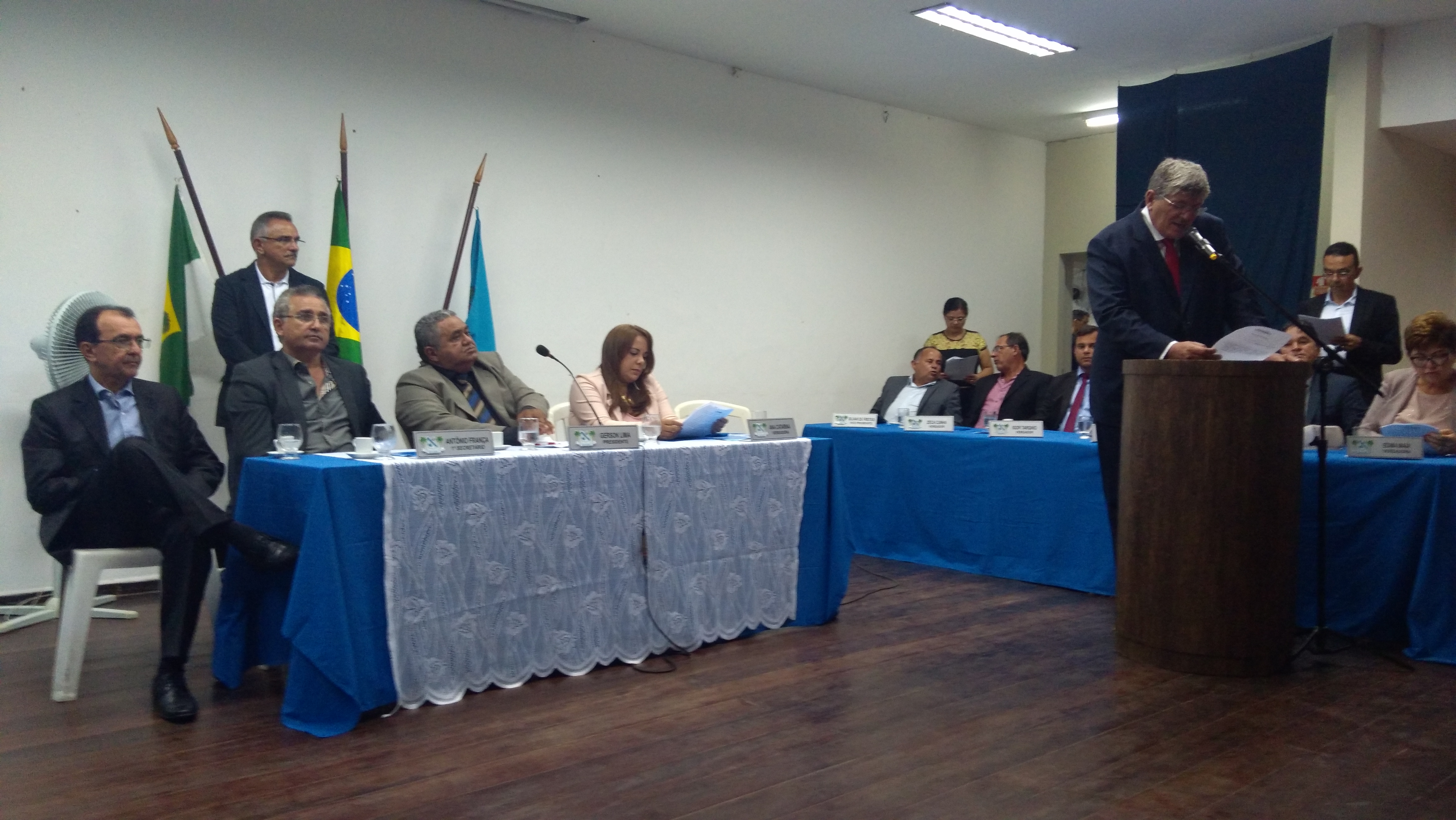 Legislativo realiza primeira sessão