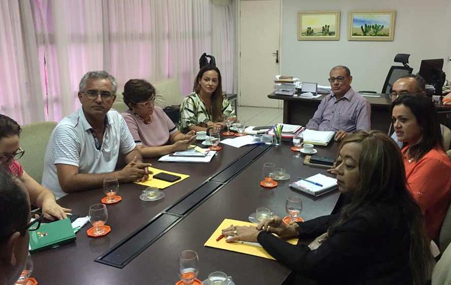 CÂMARA MUNICIPAL SOLICITA AO GOVERNO DO ESTADO QUE MACAÍBA ASSUMA O ENSINO FUNDAMENTAL DAS ESCOLAS ESTADUAIS