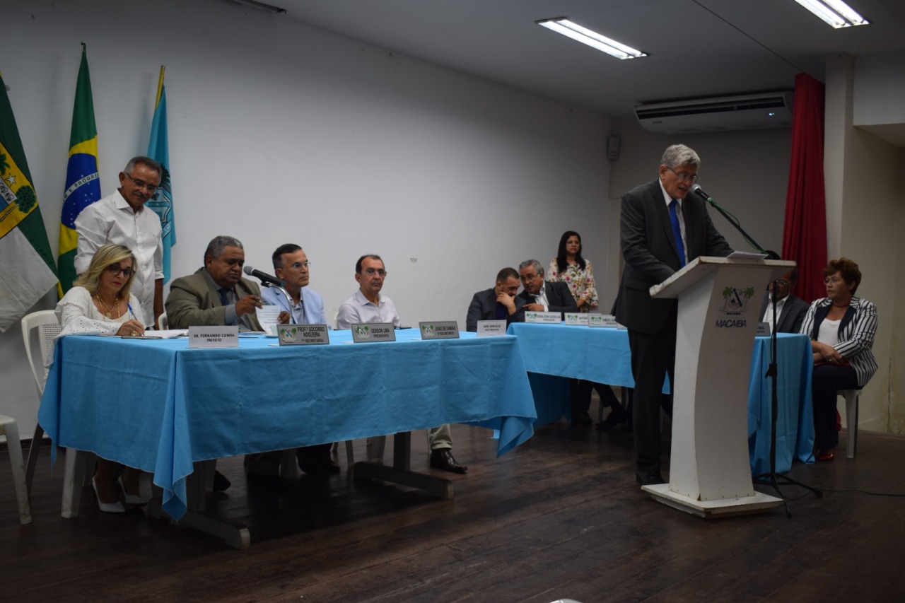 PREFEITO FERNANDO CUNHA FEZ A LEITURA DA MENSAGEM ANUAL 2020 EM EVENTO REALIZADO PELO LEGISLATIVO MUNICIPAL